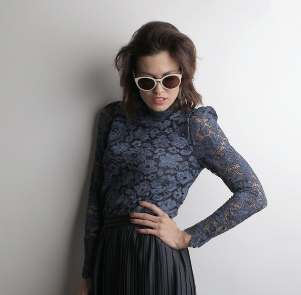 Découvrez la collection colorée de bandeaux africains